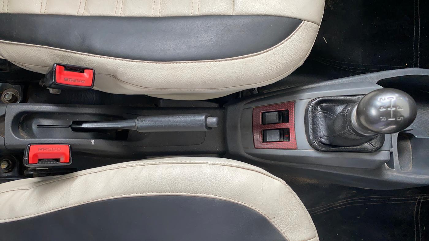 2016 Maruti Alto 800 LXI, Petrol, Manual, 72,981 km, Gear Lever