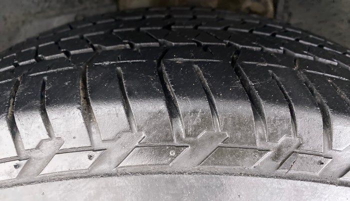 2017 Mahindra XUV500 W10 FWD, Diesel, Manual, 55,145 km, Left Front Tyre Tread