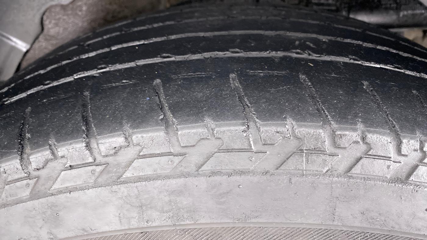 2017 Mahindra XUV500 W10 FWD, Diesel, Manual, 55,145 km, Left Rear Tyre Tread