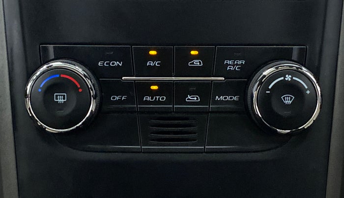 2017 Mahindra XUV500 W10 FWD, Diesel, Manual, 55,145 km, Automatic Climate Control