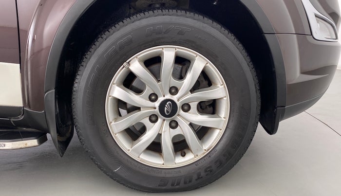 2017 Mahindra XUV500 W10 FWD, Diesel, Manual, 55,145 km, Right Front Wheel
