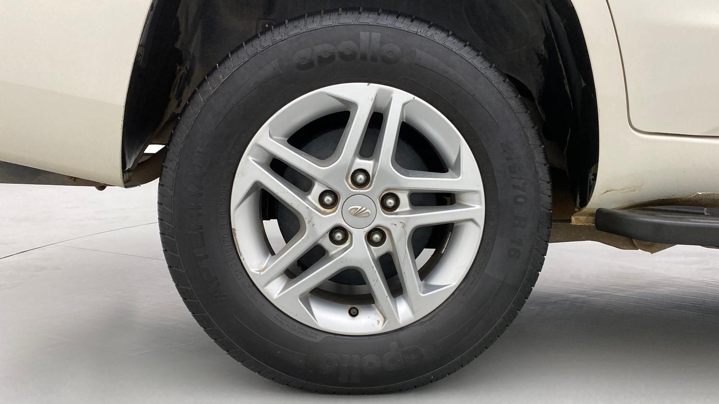 2019 Mahindra TUV 300 PLUS P8, Diesel, Manual, 65,674 km, Right Rear Wheel