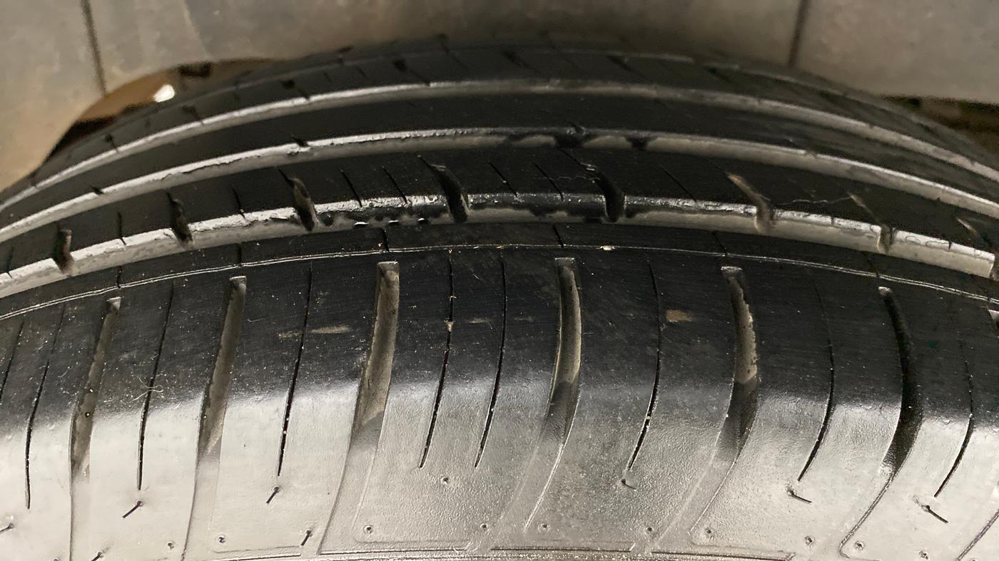 2019 Mahindra TUV 300 PLUS P8, Diesel, Manual, 65,674 km, Right Rear Tyre Tread