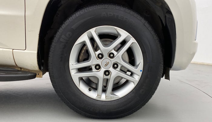 2019 Mahindra TUV 300 PLUS P8, Diesel, Manual, 65,674 km, Right Front Wheel
