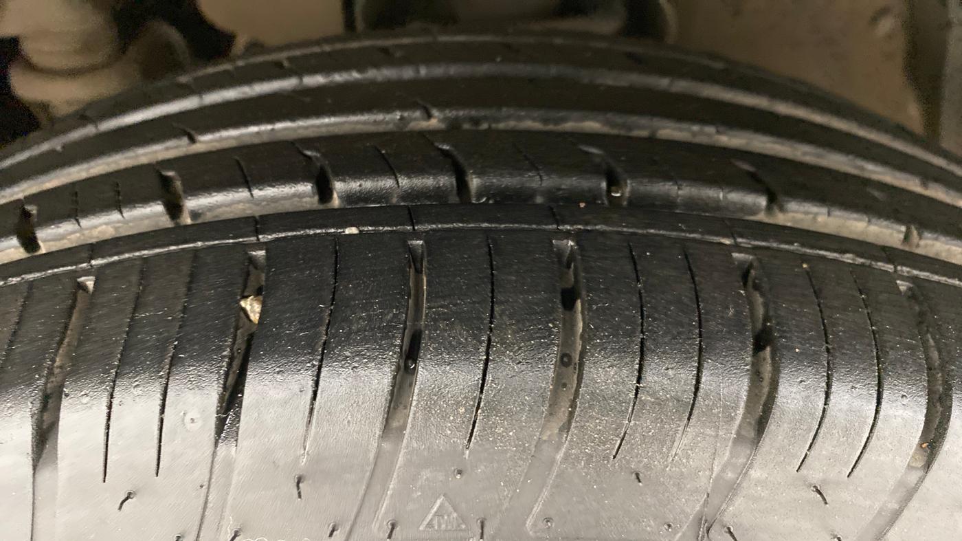 2019 Mahindra TUV 300 PLUS P8, Diesel, Manual, 65,674 km, Left Front Tyre Tread