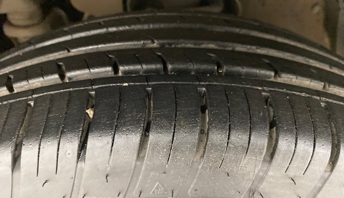 2019 Mahindra TUV 300 PLUS P8, Diesel, Manual, 65,674 km, Left Front Tyre Tread