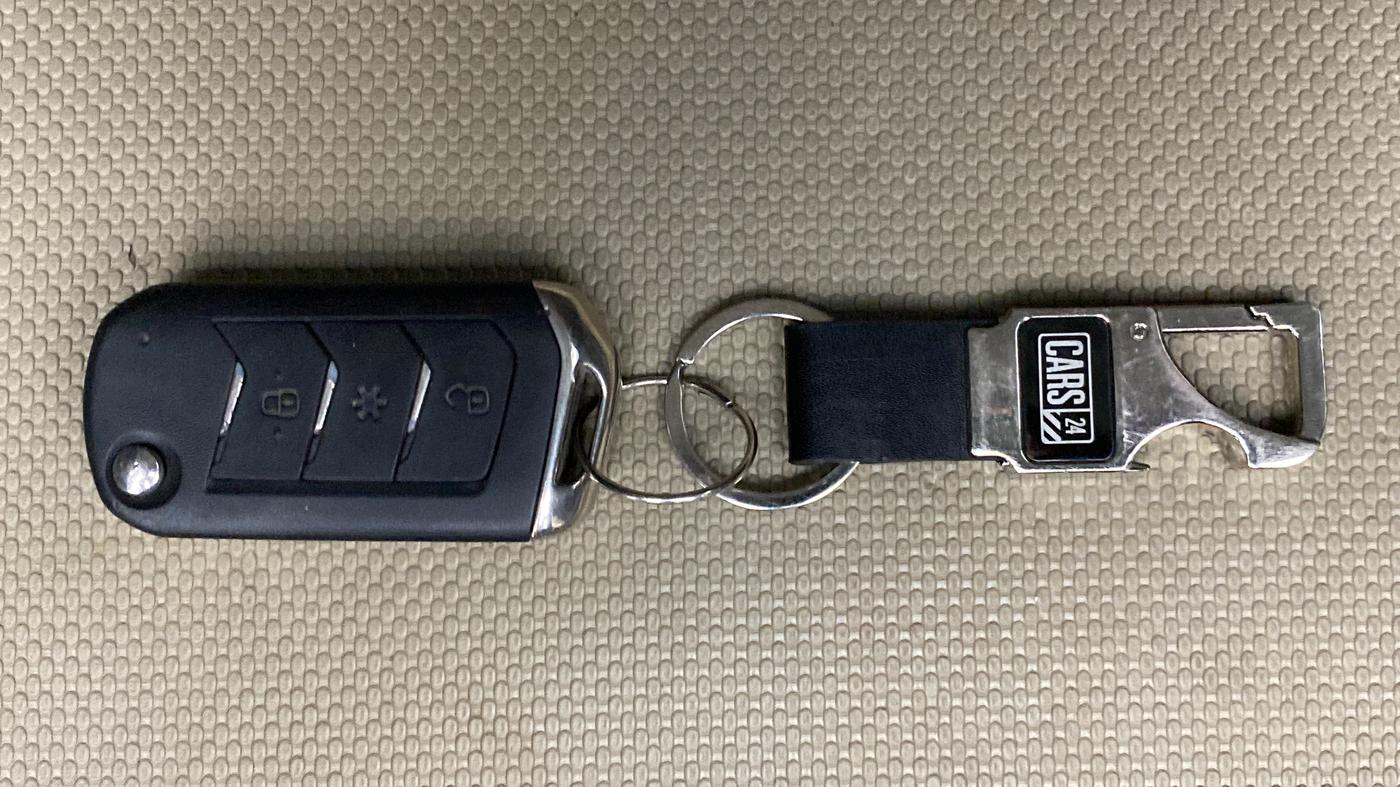 2019 Mahindra TUV 300 PLUS P8, Diesel, Manual, 65,674 km, Key Close Up