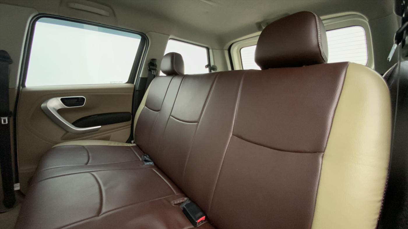2019 Mahindra TUV 300 PLUS P8, Diesel, Manual, 65,674 km, Right Side Rear Door Cabin