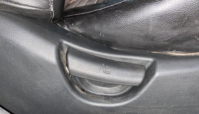 2018 Hyundai Grand i10 MAGNA 1.2 KAPPA VTVT, Petrol, Manual, 29,216 km, Driver Side Adjustment Panel
