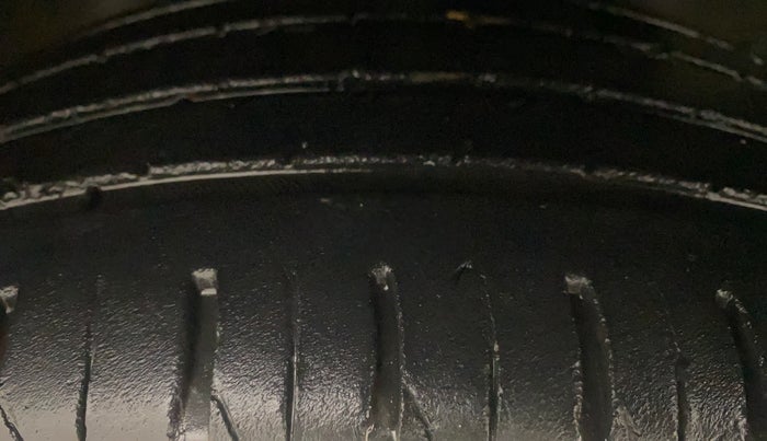 2022 KIA SONET HTX 1.5, Diesel, Manual, 36,562 km, Left Front Tyre Tread