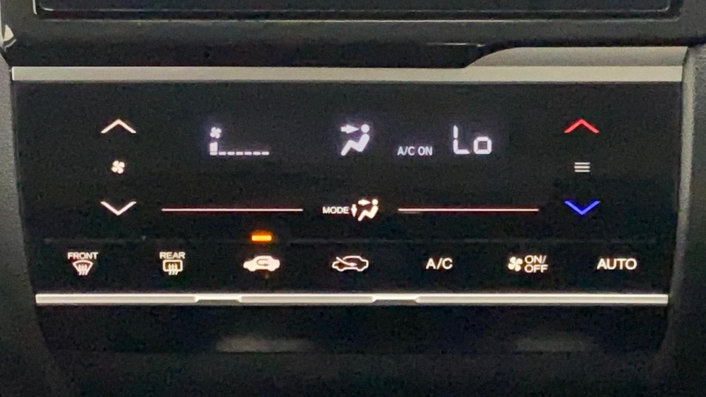 2017 Honda WR-V 1.5L I-DTEC VX MT, Diesel, Manual, 68,770 km, Automatic Climate Control