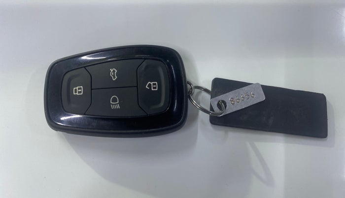 2022 Tata NEXON XZ PLUS PETROL, Petrol, Manual, 45,586 km, Key Close Up