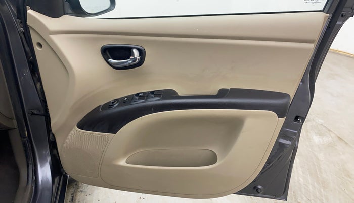 2013 Hyundai i10 MAGNA 1.2, Petrol, Manual, 66,847 km, Driver Side Door Panels Control