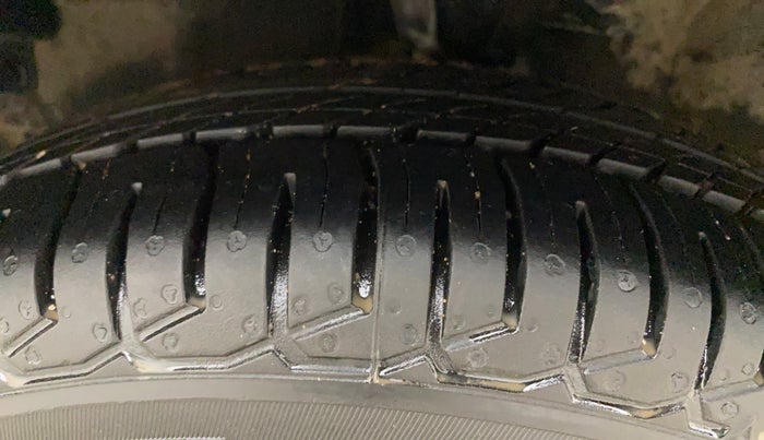 2013 Hyundai i10 MAGNA 1.2, Petrol, Manual, 66,847 km, Left Front Tyre Tread