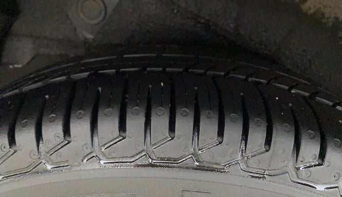 2013 Hyundai i10 MAGNA 1.2, Petrol, Manual, 66,847 km, Right Rear Tyre Tread