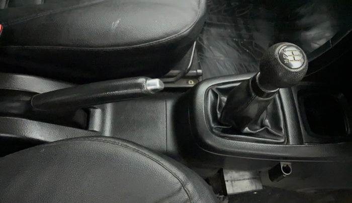 2013 Maruti Swift VXI, Petrol, Manual, 82,511 km, Gear Lever