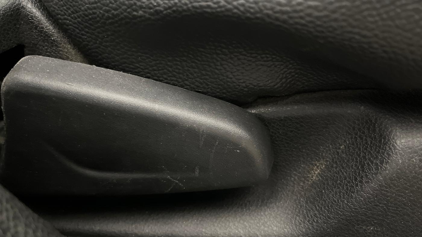 2018 Renault Kwid RXT 1.0 AMT (O), Petrol, Automatic, 20,678 km, Driver Side Adjustment Panel