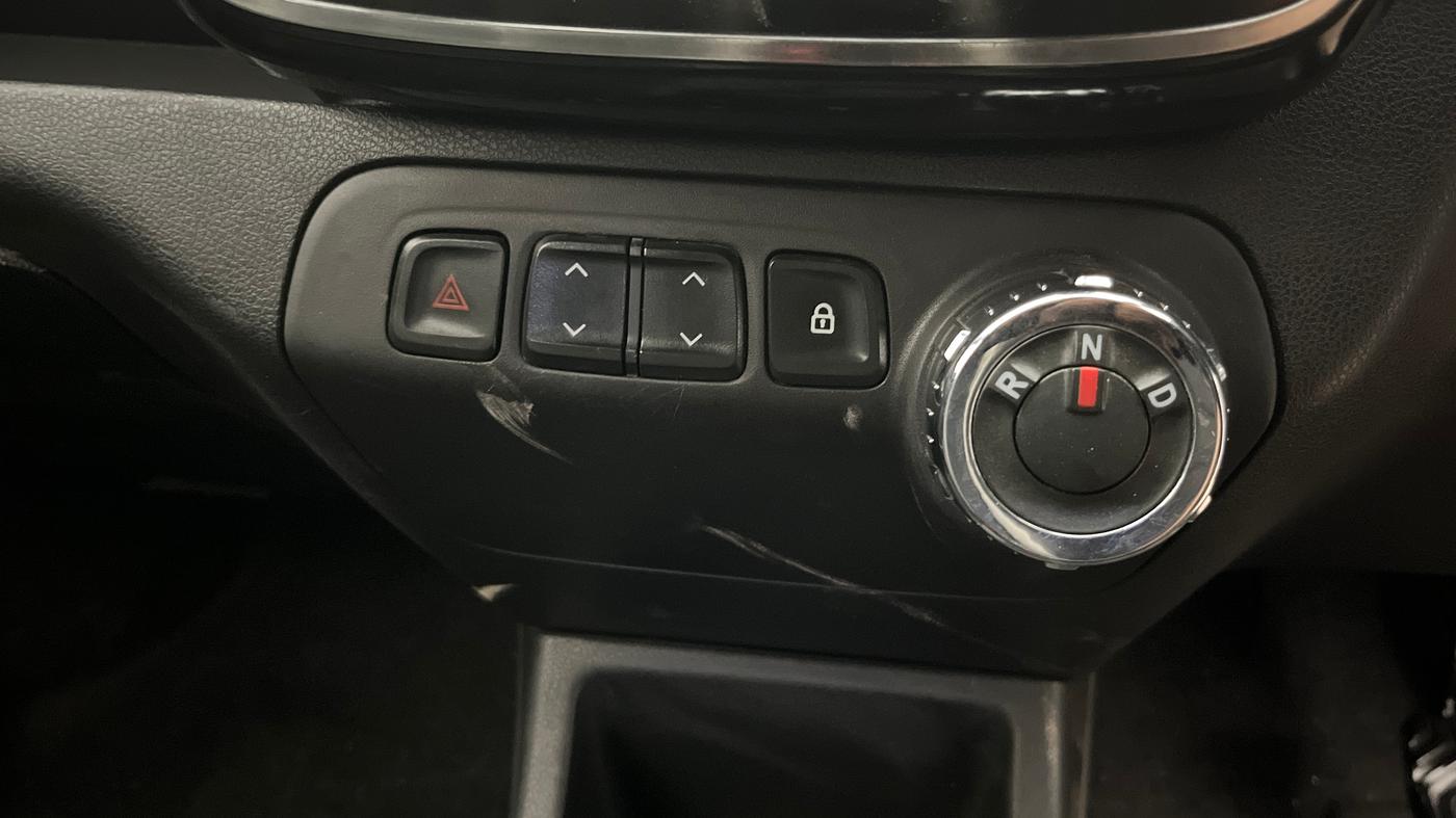 2018 Renault Kwid RXT 1.0 AMT (O), Petrol, Automatic, 20,678 km, Gear Lever