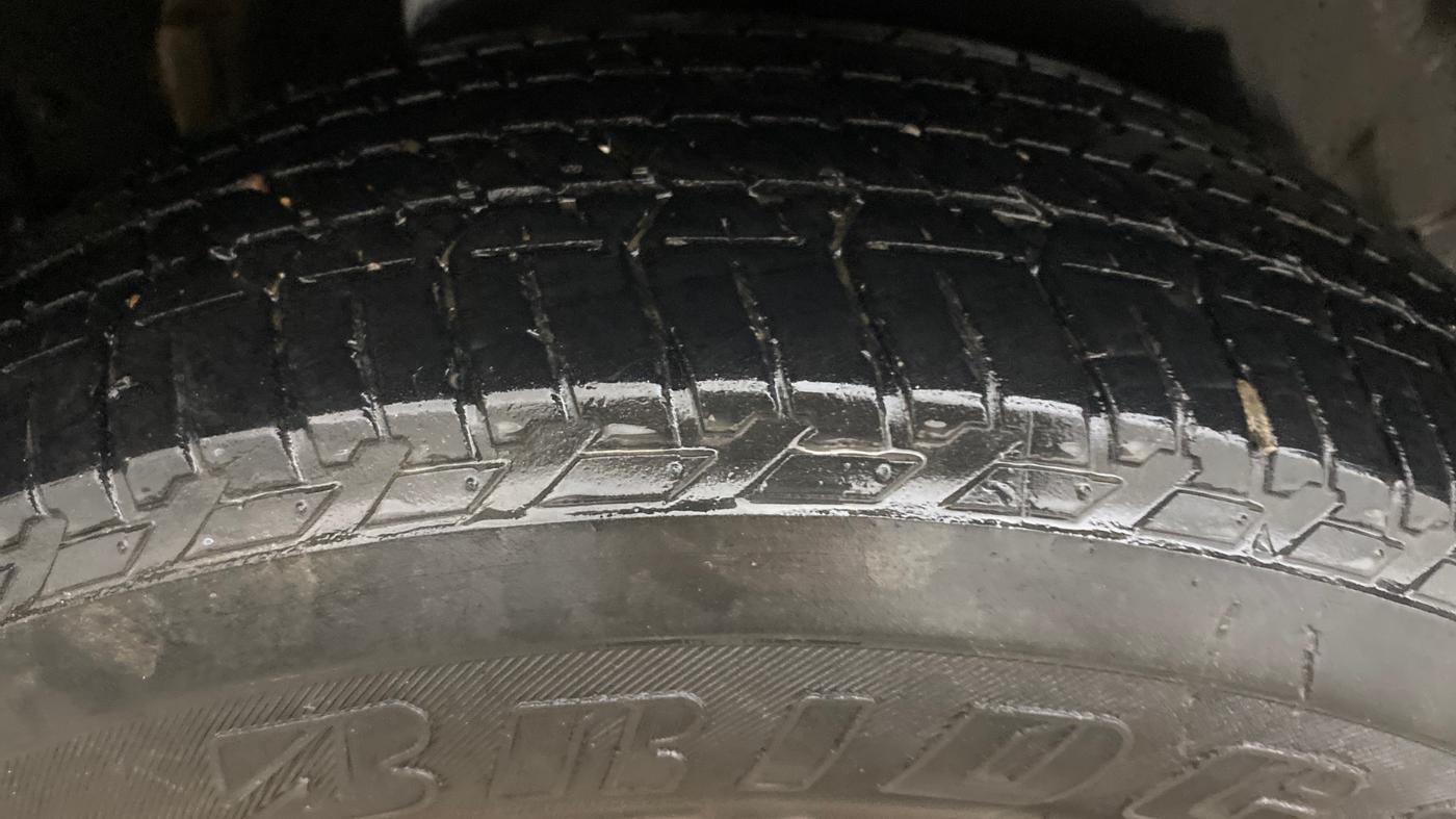 2021 Mahindra XUV500 W9 AT, Diesel, Automatic, 66,102 km, Right Rear Tyre Tread