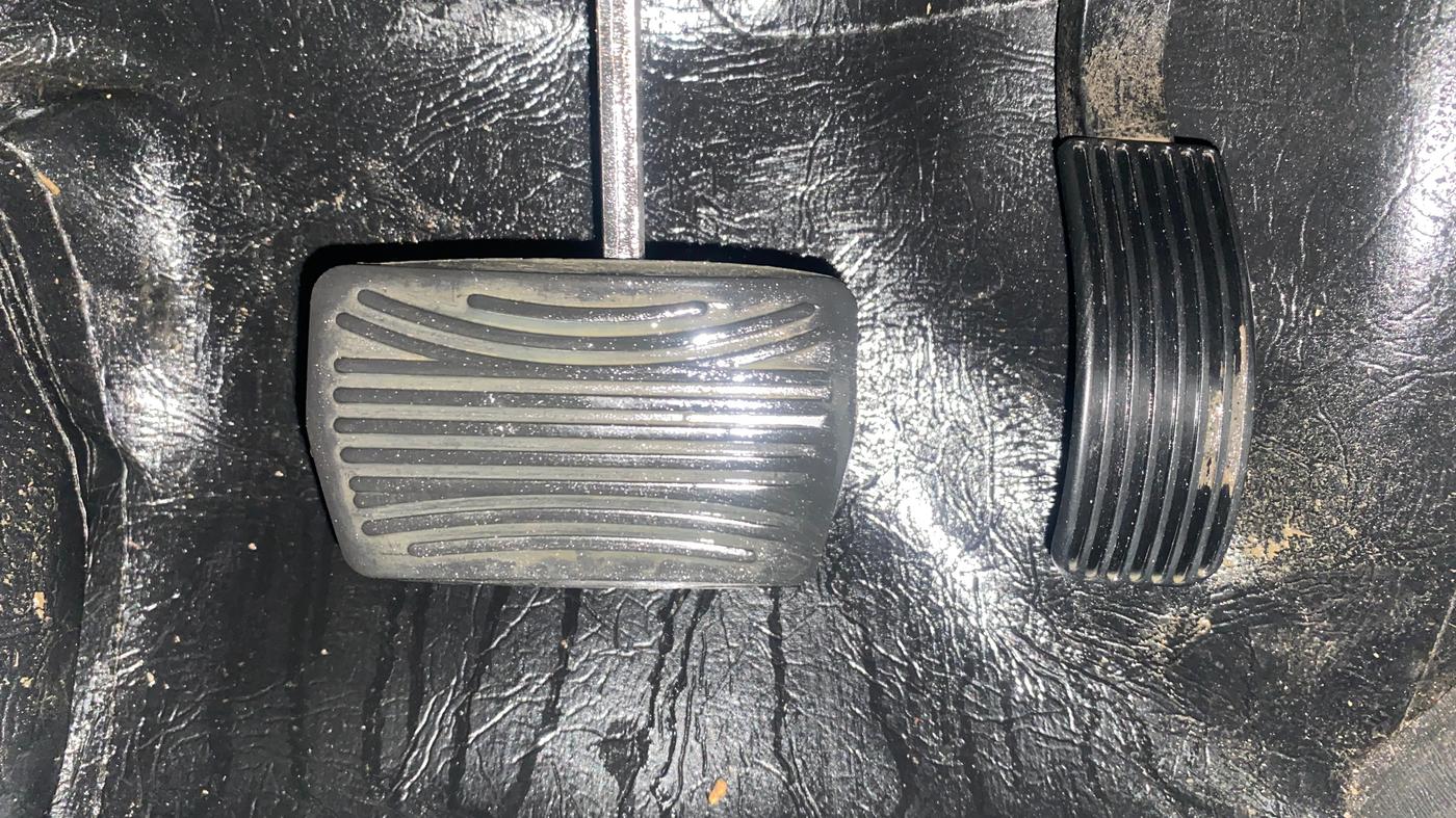 2021 Mahindra XUV500 W9 AT, Diesel, Automatic, 66,102 km, Pedals