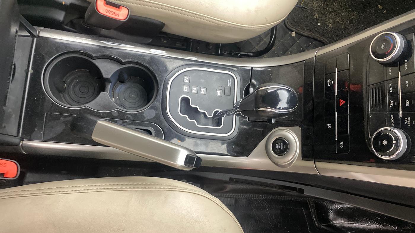 2021 Mahindra XUV500 W9 AT, Diesel, Automatic, 66,102 km, Gear Lever