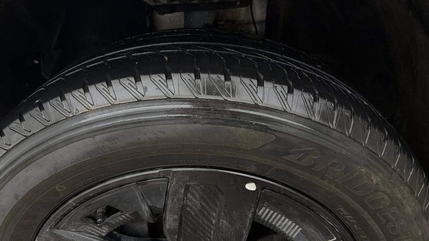 2024 Tata Harrier FEARLESS PLUS DUAL TONE, Diesel, Manual, 23,262 km, Left Front Tyre Tread