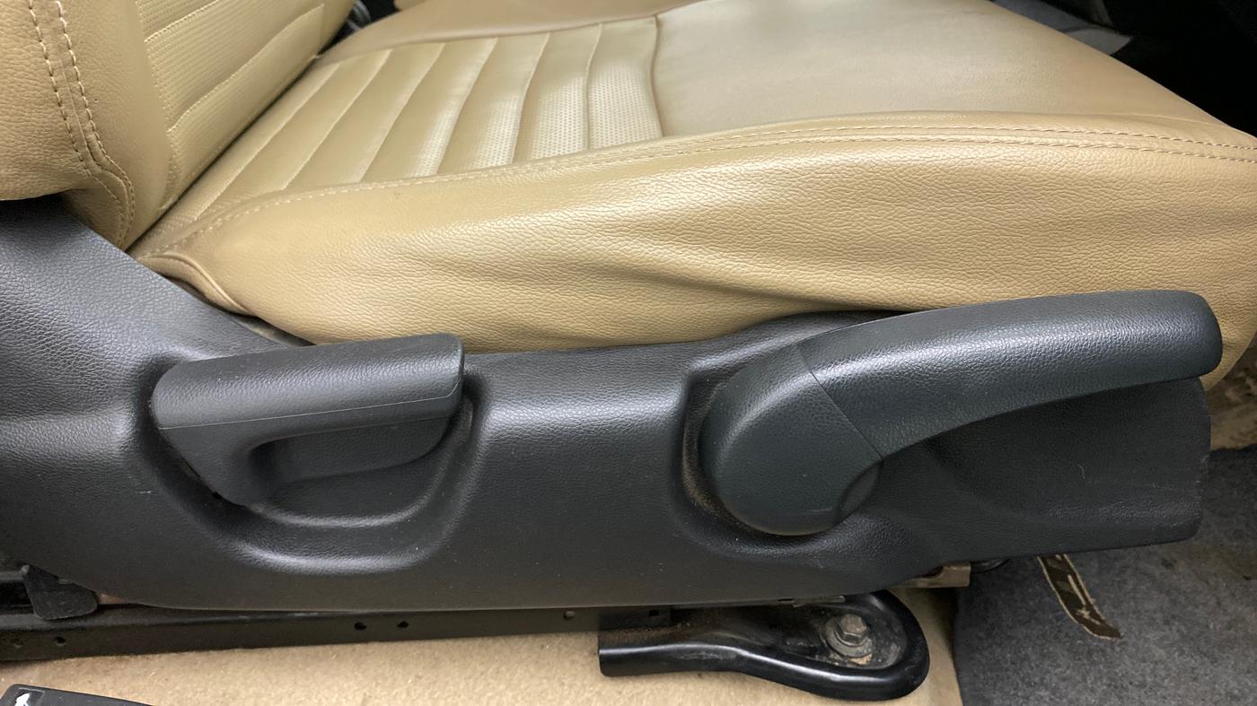 2016 Honda City 1.5L I-VTEC SV, Petrol, Manual, 53,326 km, Driver Side Adjustment Panel