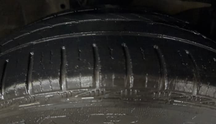 2015 Honda Brio VX MT, Petrol, Manual, 33,055 km, Right Front Tyre Tread