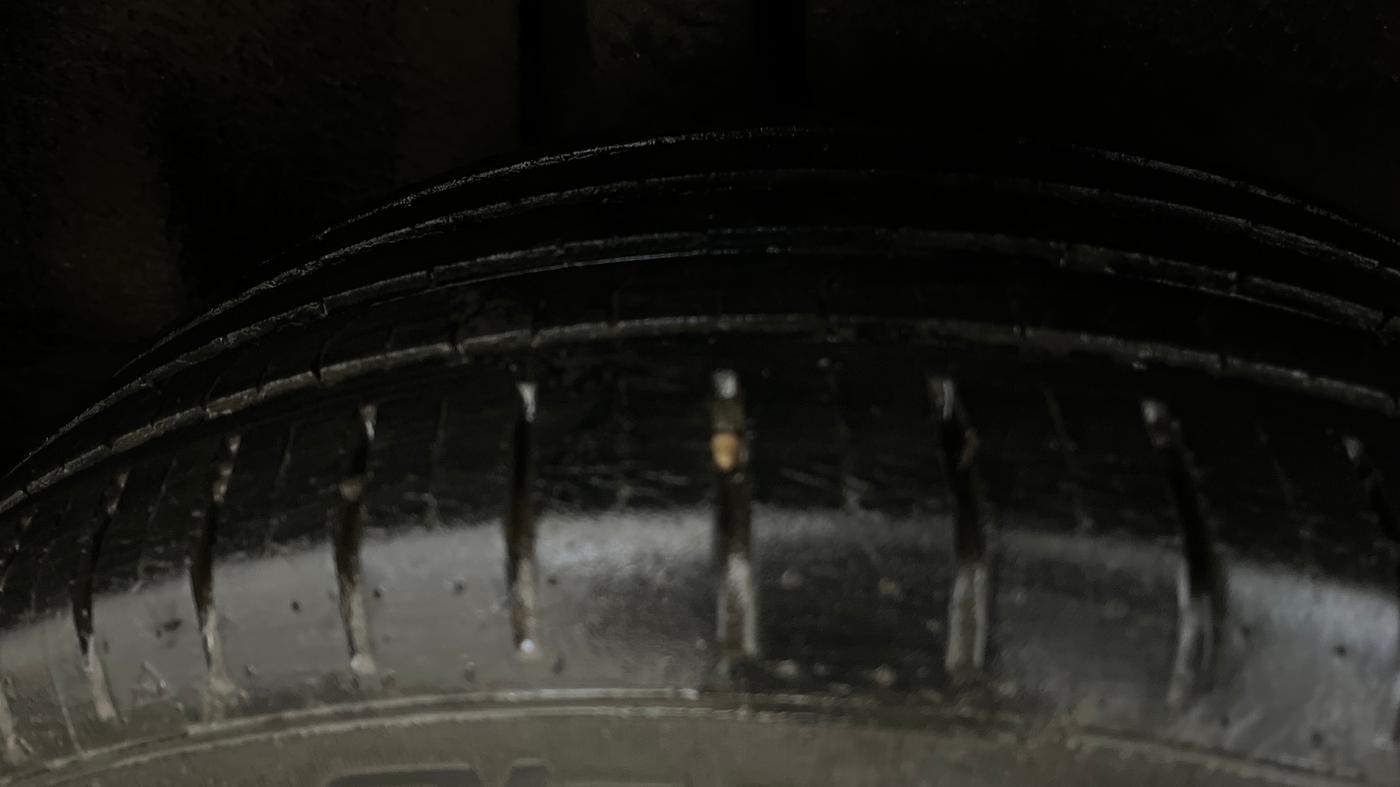 2017 Maruti Baleno ALPHA CVT PETROL 1.2, Petrol, Automatic, 36,362 km, Right Rear Tyre Tread