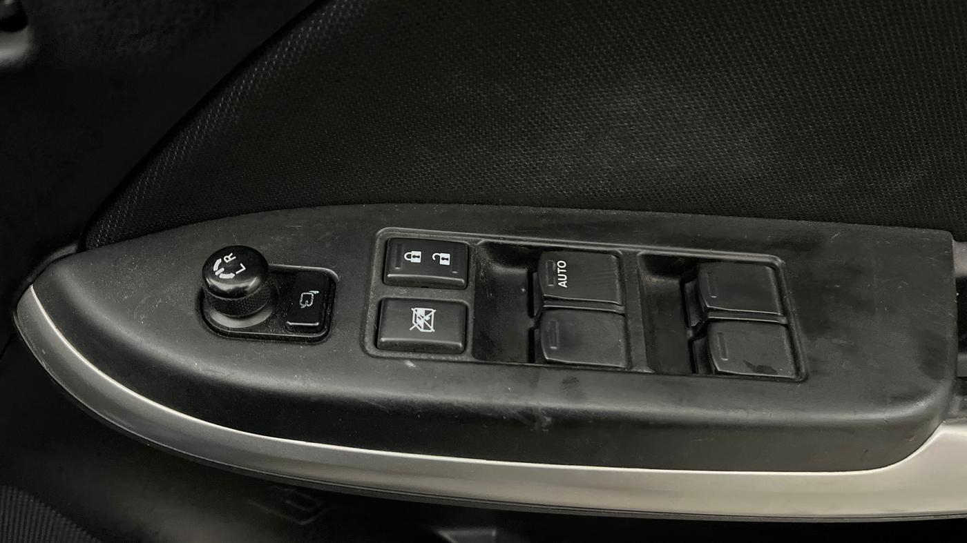 2017 Maruti Baleno ALPHA CVT PETROL 1.2, Petrol, Automatic, 36,362 km, Driver Side Door Panels Control