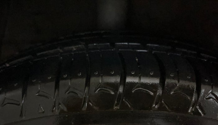 2017 Hyundai Grand i10 SPORTZ (O) AT 1.2 KAPPA VTVT, Petrol, Automatic, 38,356 km, Right Rear Tyre Tread