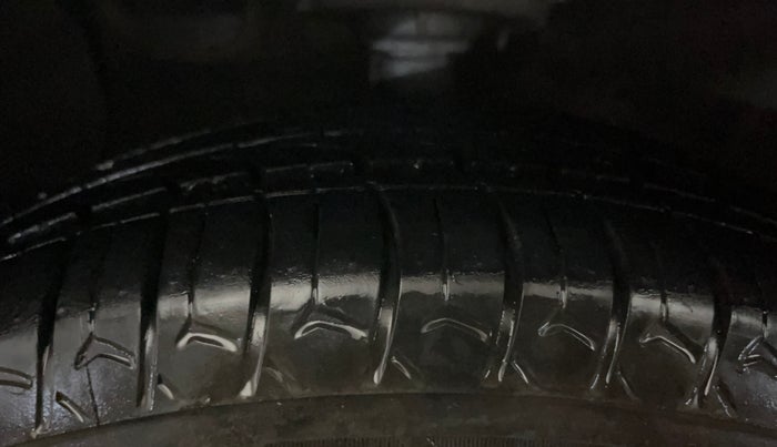 2017 Hyundai Grand i10 SPORTZ (O) AT 1.2 KAPPA VTVT, Petrol, Automatic, 38,356 km, Left Front Tyre Tread