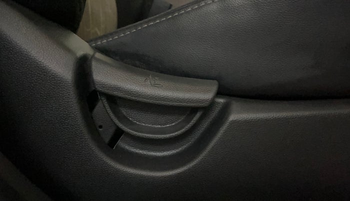 2017 Hyundai Grand i10 SPORTZ (O) AT 1.2 KAPPA VTVT, Petrol, Automatic, 38,356 km, Driver Side Adjustment Panel