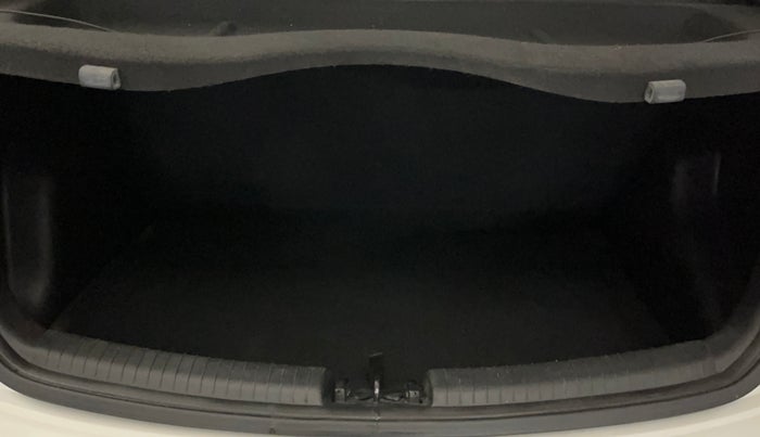 2017 Hyundai Grand i10 SPORTZ (O) AT 1.2 KAPPA VTVT, Petrol, Automatic, 38,356 km, Boot Inside