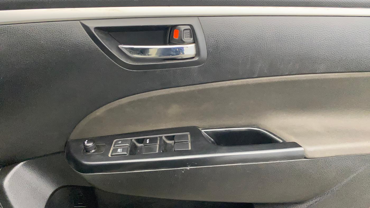 2014 Maruti Swift VXI, Petrol, Manual, 92,804 km, Driver Side Door Panels Control