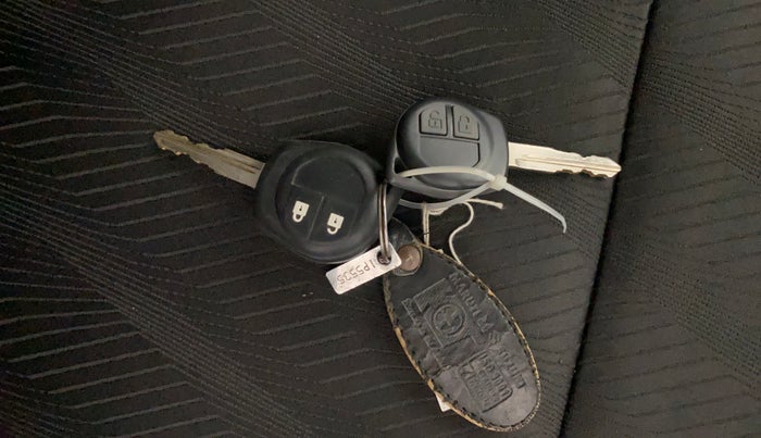 2014 Maruti Swift VXI, Petrol, Manual, 92,804 km, Key Close Up