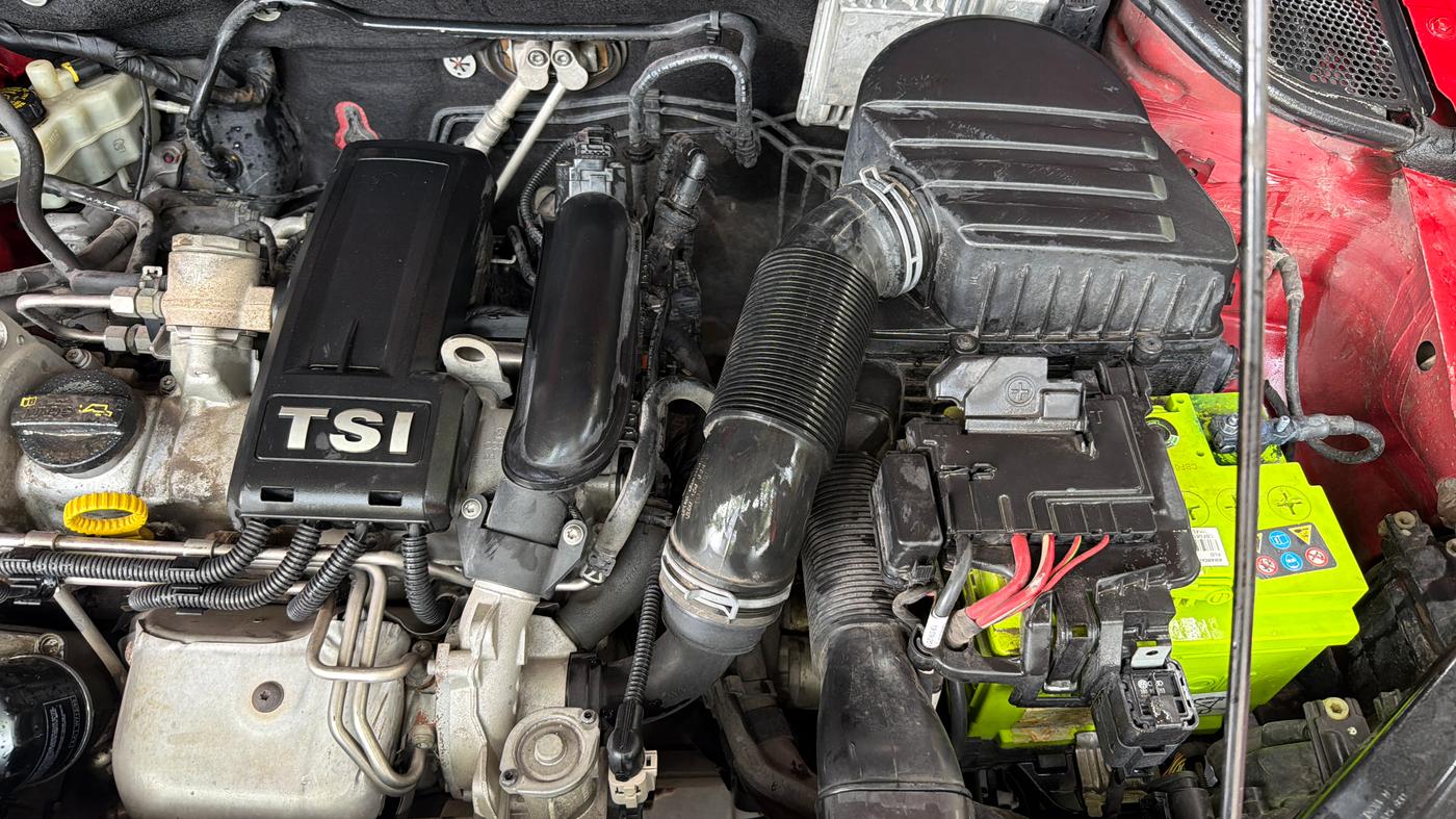 2015 Volkswagen Polo GT TSI AT, Petrol, Automatic, 54,400 km, Engine View - Left