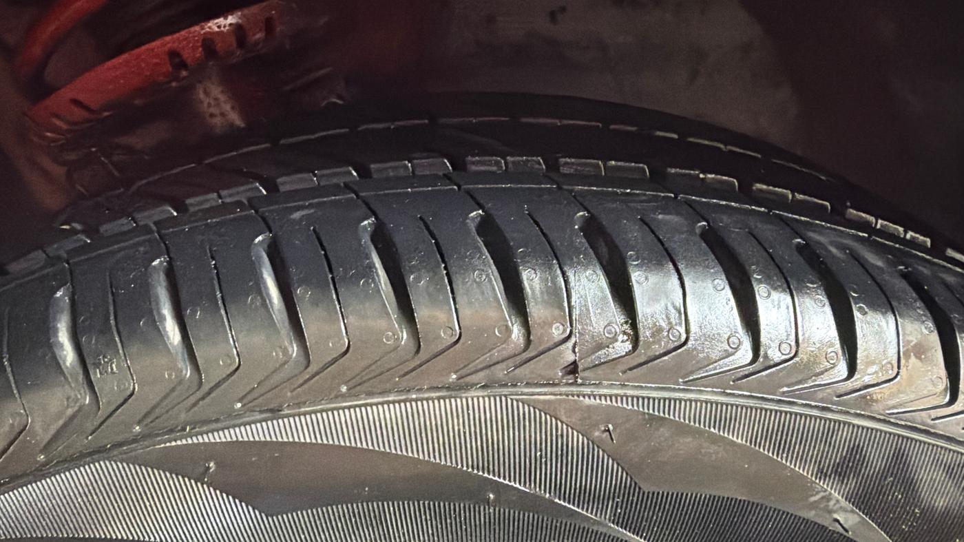 2015 Volkswagen Polo GT TSI AT, Petrol, Automatic, 54,400 km, Right Front Tyre Tread