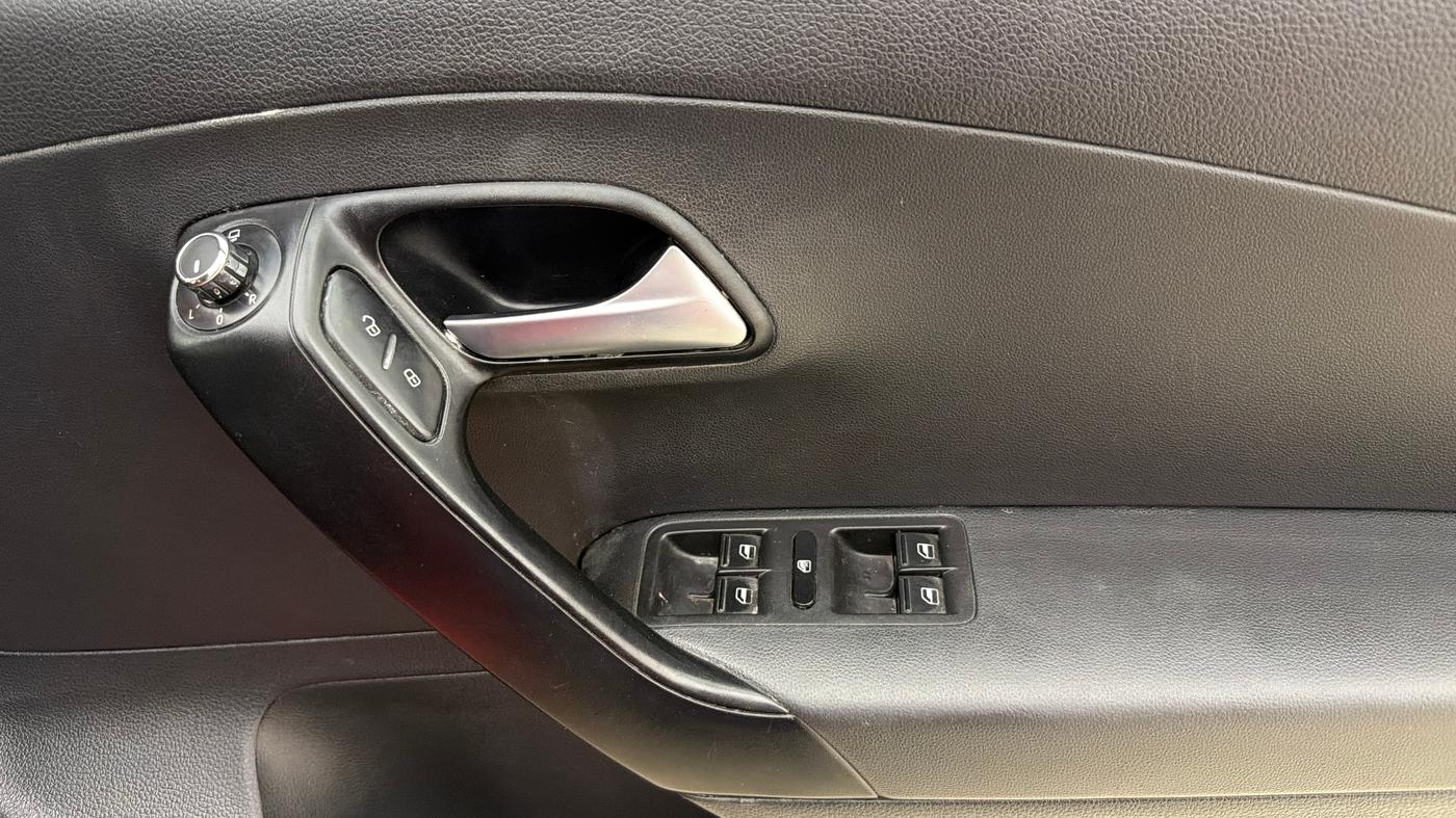 2015 Volkswagen Polo GT TSI AT, Petrol, Automatic, 54,400 km, Driver Side Door Panels Control