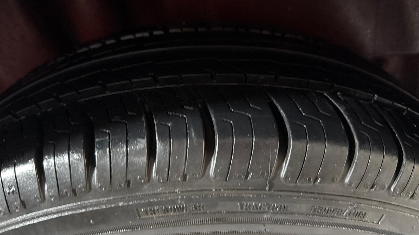 2015 Volkswagen Polo GT TSI AT, Petrol, Automatic, 54,400 km, Right Rear Tyre Tread