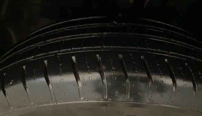 2021 Tata PUNCH ADVENTURE MT, Petrol, Manual, 33,291 km, Left Front Tyre Tread