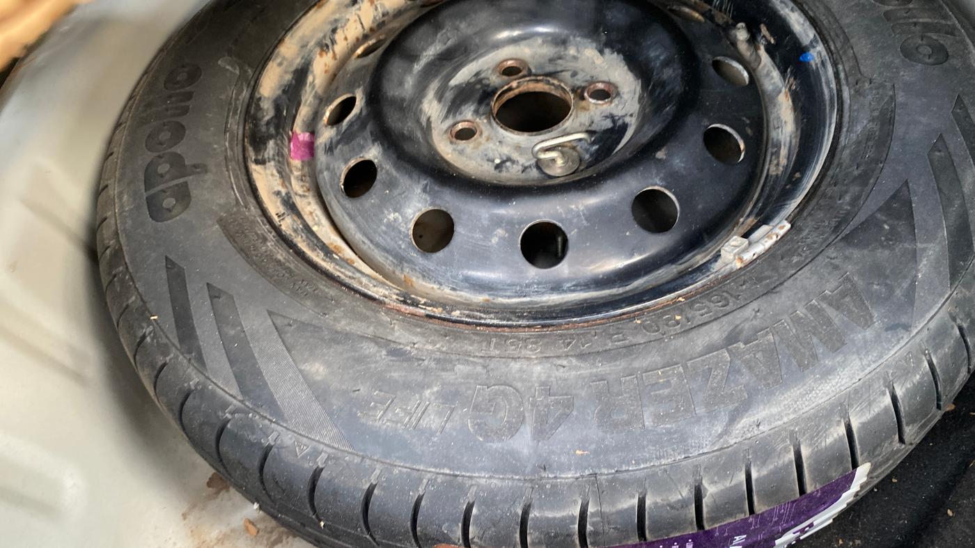 2022 Maruti Dzire VXI CNG, CNG, Manual, 77,499 km, Spare Tyre