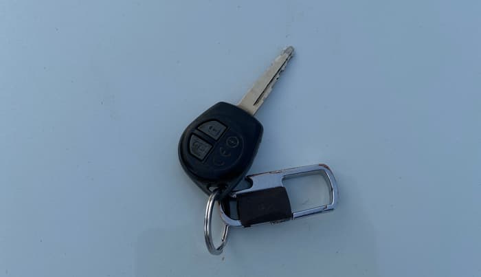 2022 Maruti Dzire VXI CNG, CNG, Manual, 77,499 km, Key Close Up