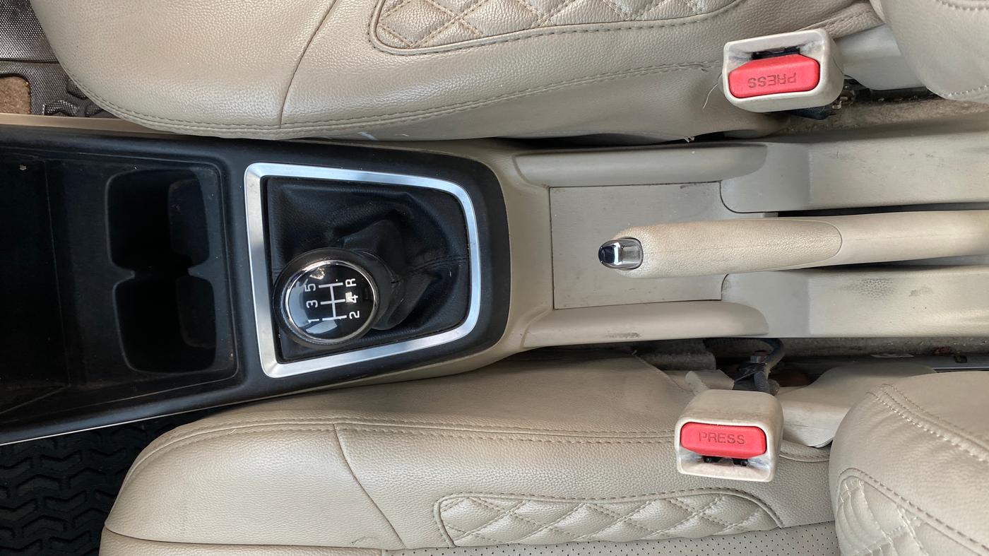 2022 Maruti Dzire VXI CNG, CNG, Manual, 77,499 km, Gear Lever