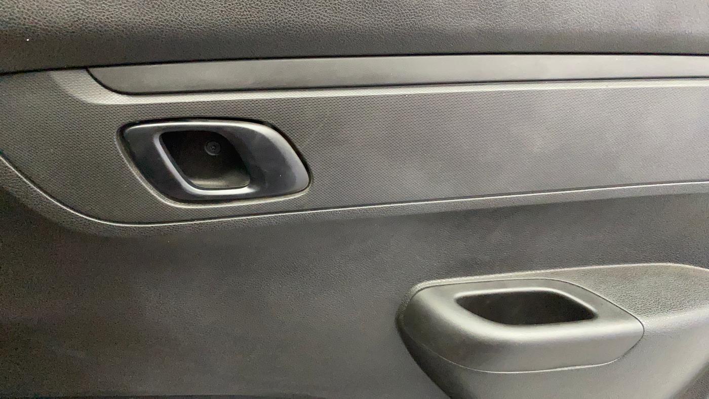 2018 Renault Kwid RXT 1.0 (O), Petrol, Manual, 69,645 km, Driver Side Door Panels Control