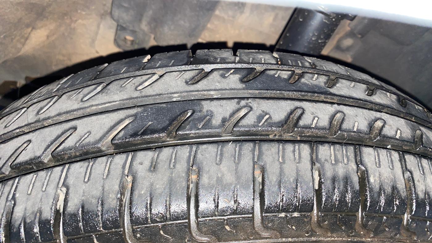 2018 Renault Kwid RXT 1.0 (O), Petrol, Manual, 69,645 km, Right Front Tyre Tread