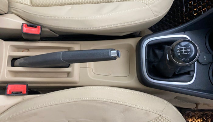 2018 Volkswagen Ameo HIGHLINE PLUS 1.0L 16 ALLOY, Petrol, Manual, 76,390 km, Gear Lever