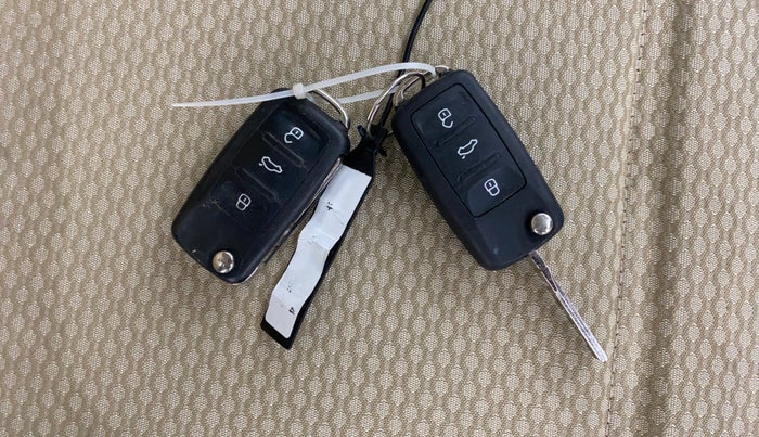 2018 Volkswagen Ameo HIGHLINE PLUS 1.0L 16 ALLOY, Petrol, Manual, 76,390 km, Key Close Up