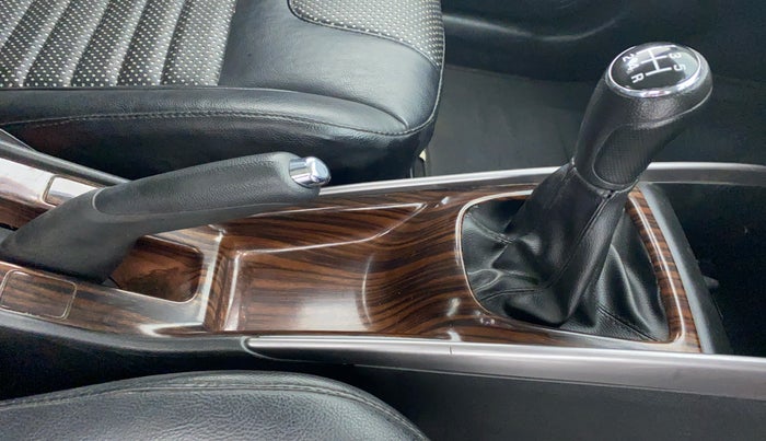 2019 Maruti Baleno DELTA 1.2 K12, Petrol, Manual, 29,431 km, Gear Lever