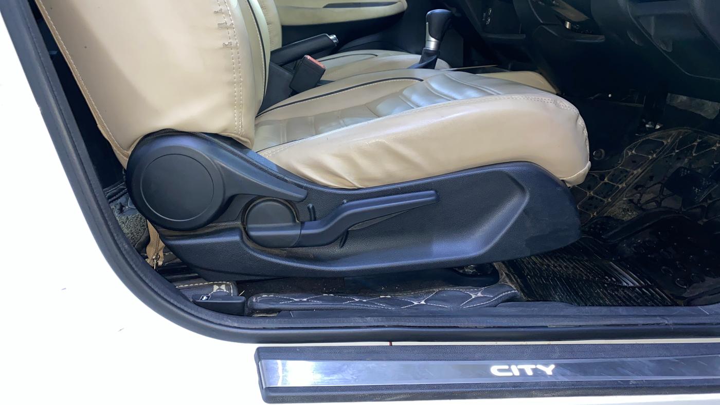 2023 Honda City 1.5L I-VTEC VX CVT, Petrol, Automatic, 38,183 km, Driver Side Adjustment Panel